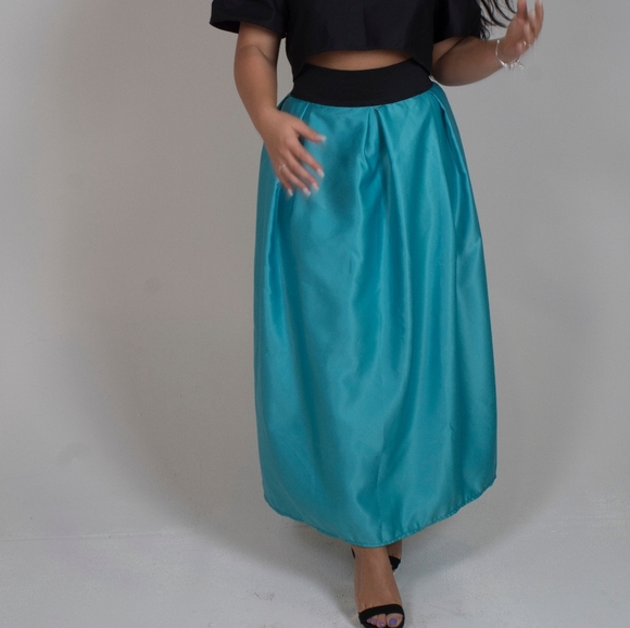 2/$10 Aline maxi - Picture 3 of 3